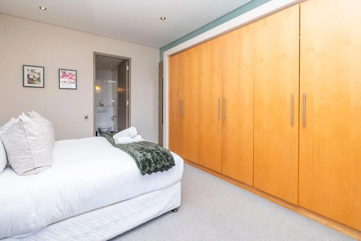 Panoramic Cape Town Scenery Apartment